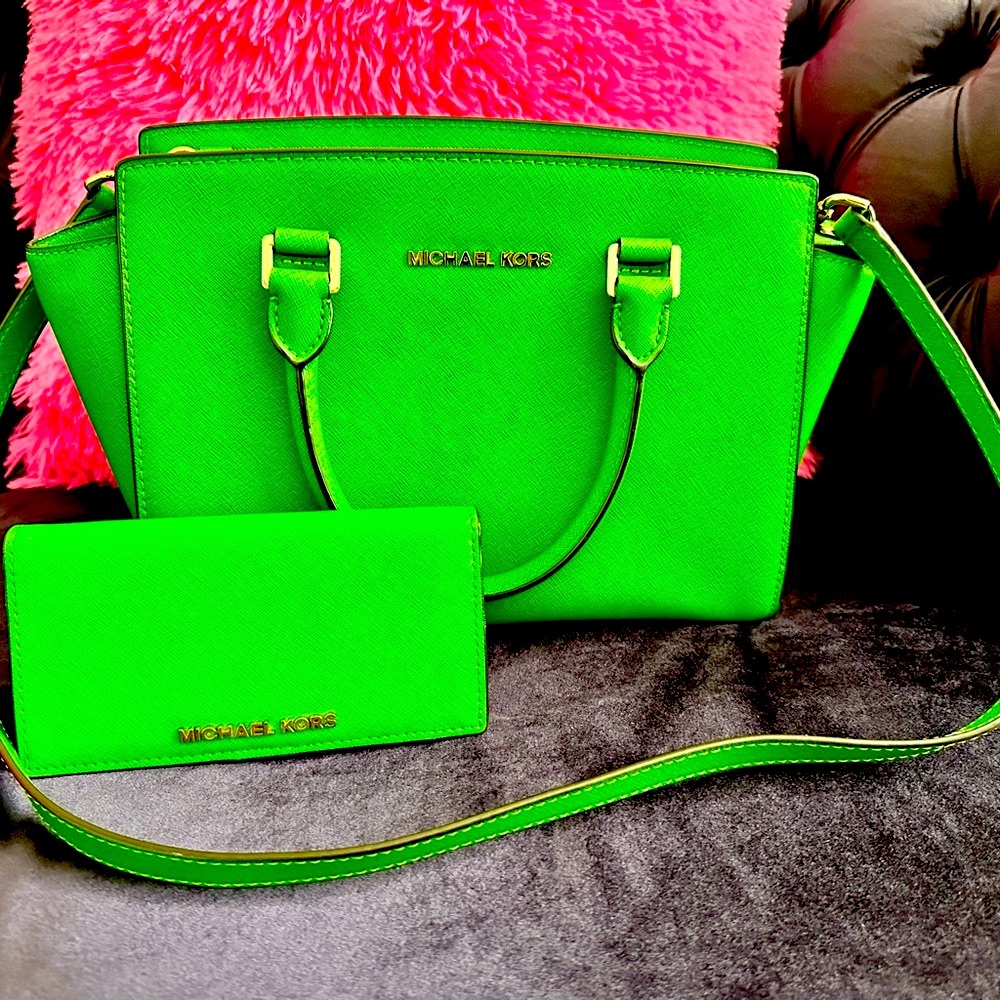 Pre-owned Michael Kors Purse & Wallet - No Tags - Kelly Green